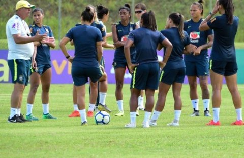 Seleção Brasileira feminina encerra período de treinos pré