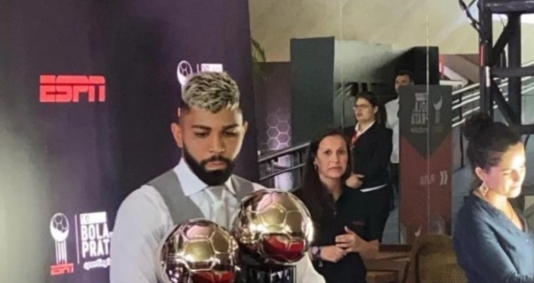 Messi conquista Bola de Ouro pela sexta vez e se isola como maior vencedor;  Alisson fica em 7º, futebol internacional