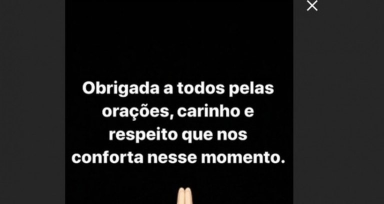 Muita gente não sabia também que Ashton Kutcher tem um irmão gêmeo,  Michael, que tem uma lesão neurológica. - Purebreak